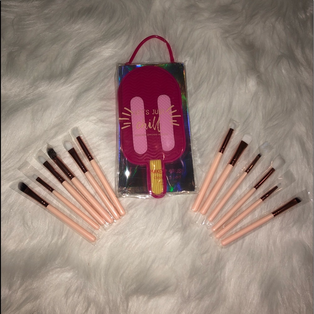 Brand new makeup cleaning pad and makeup brushes!